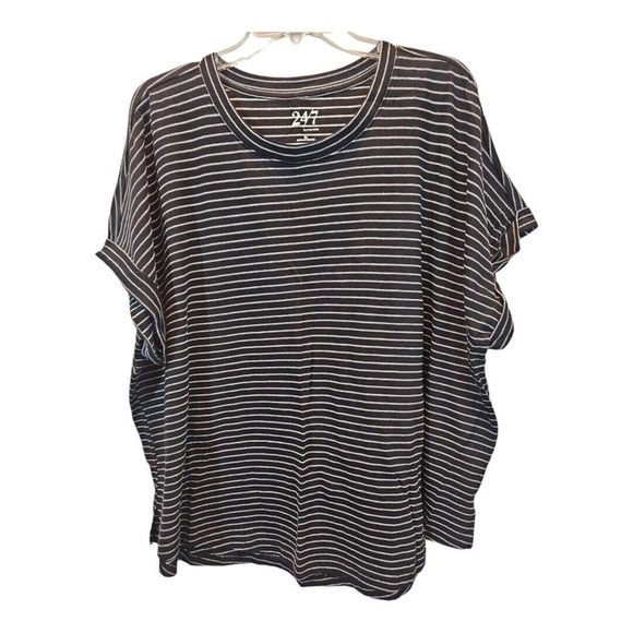 Plus sz Maurices Womens Plus Size 3 Black/Silver Stripe Stretch Top Short Sleeve - Picture 1 of 3